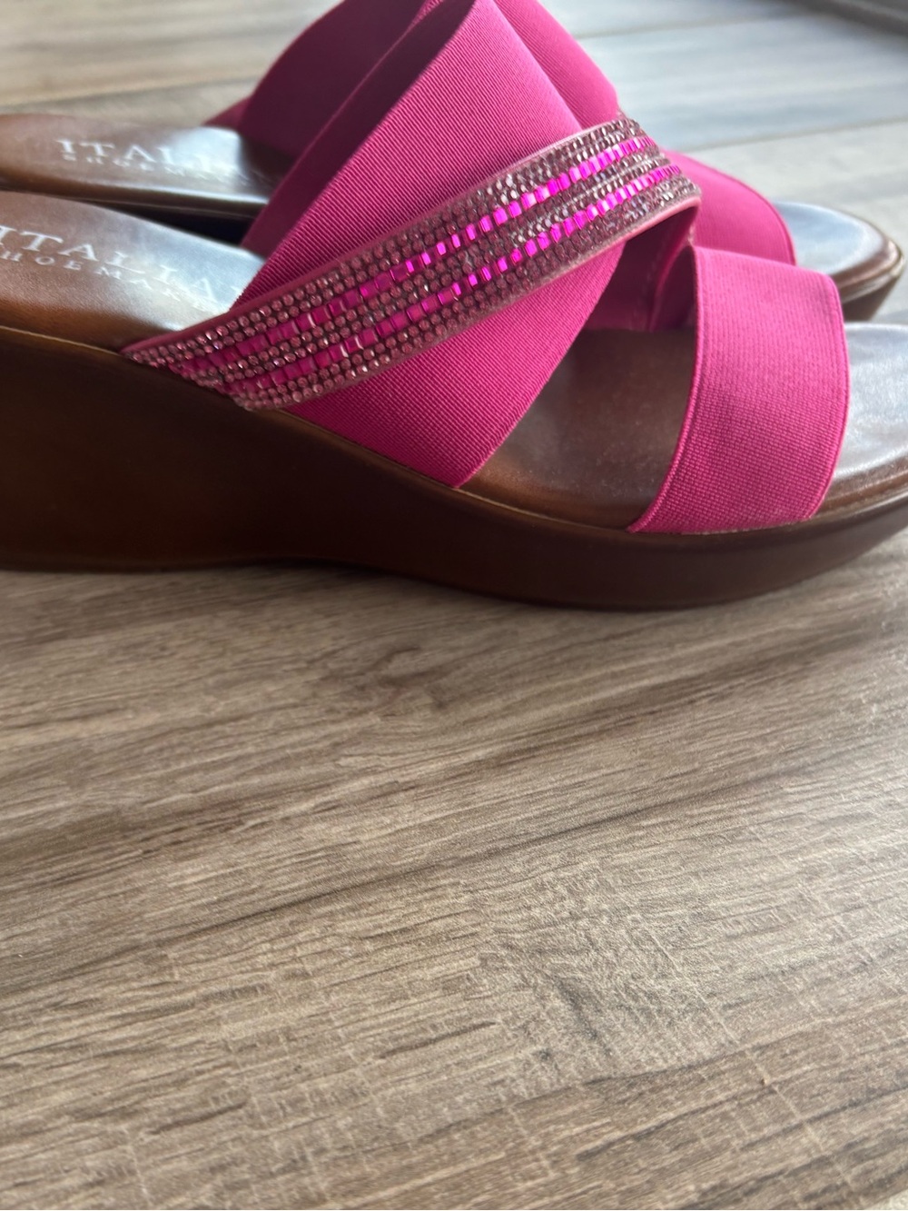 Italian Shoemakers Hot Pink Beaded Crisscross Wedge Sandals size 7.5 - Picture 3 of 8